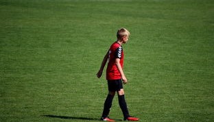 开云体育下载-世界拳击青年赛中国选手勇夺金腰带，世界拳击表演赛