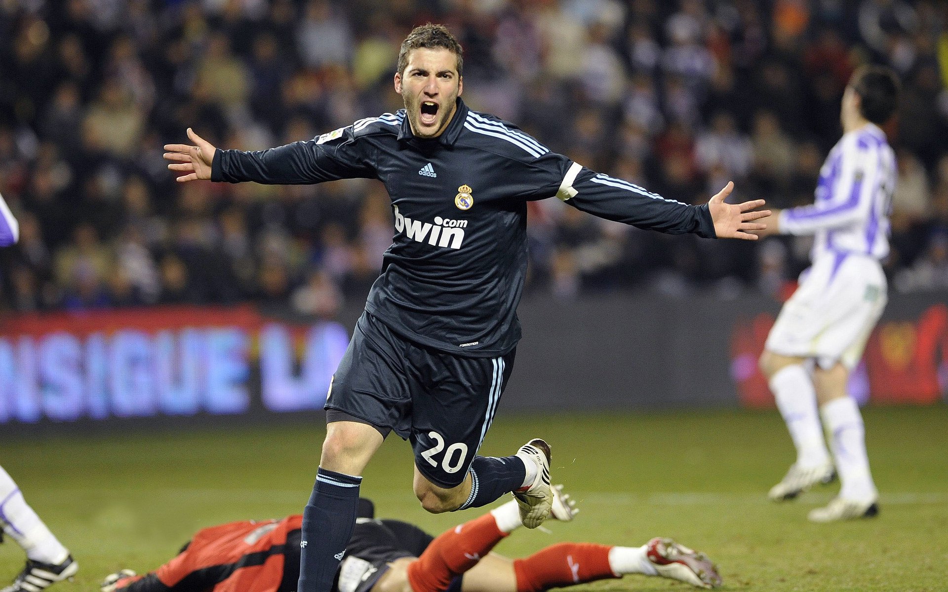 世俱杯：赛事经典战役大盘点，激战至最后一秒，世俱杯ds