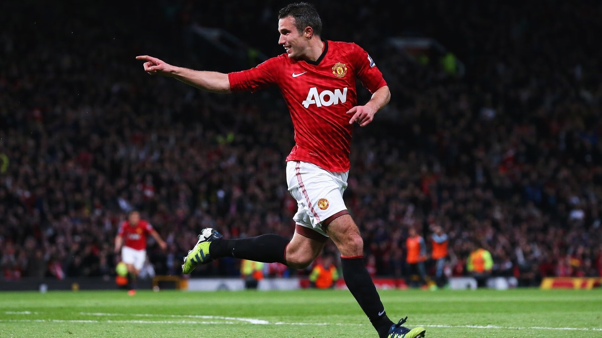 中国足球高空球争抢成功率统计，足球高空球停球技巧