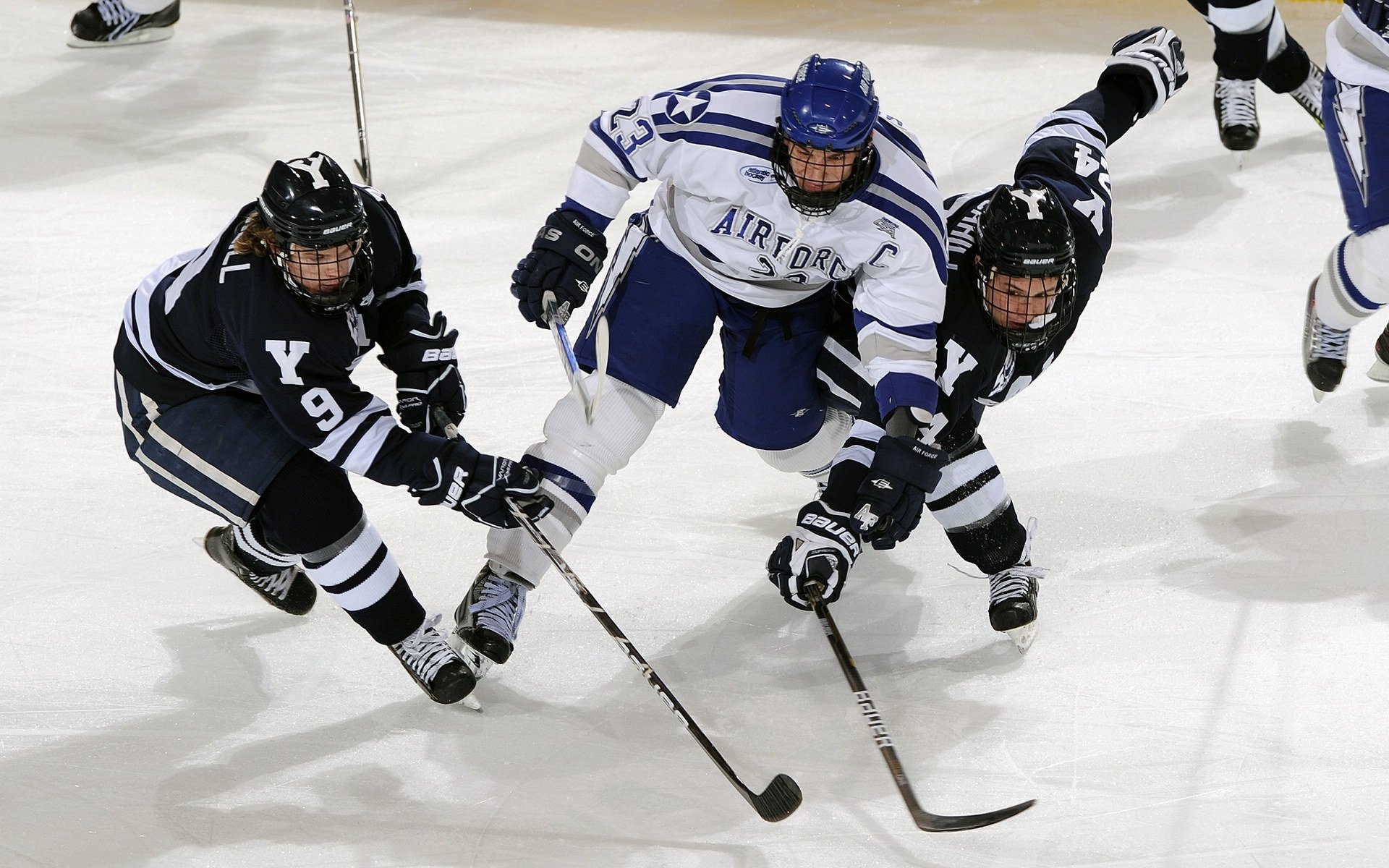 赫塔后防阵型调整明显改善丢球问题，赫塔赫特